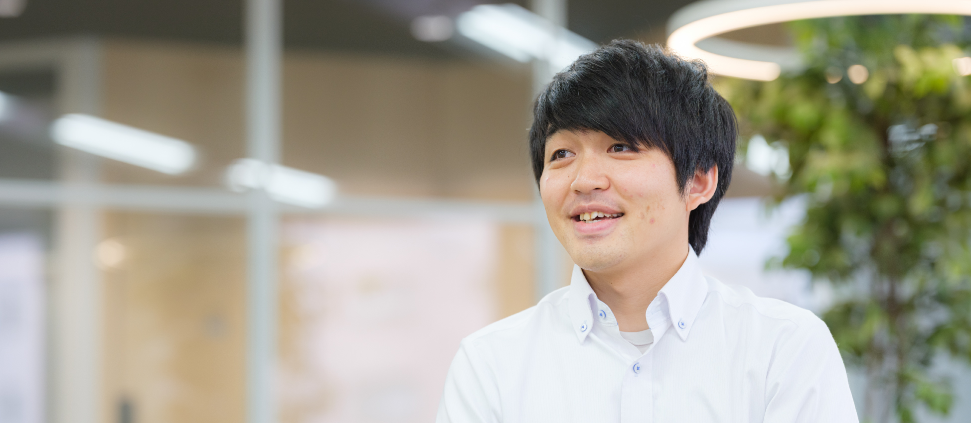 家族が増える楽しみについて話す2人